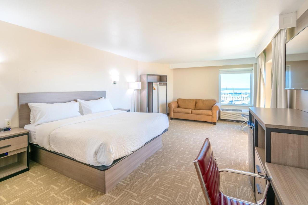 Hotel Clarion Pointe Seawall 3*