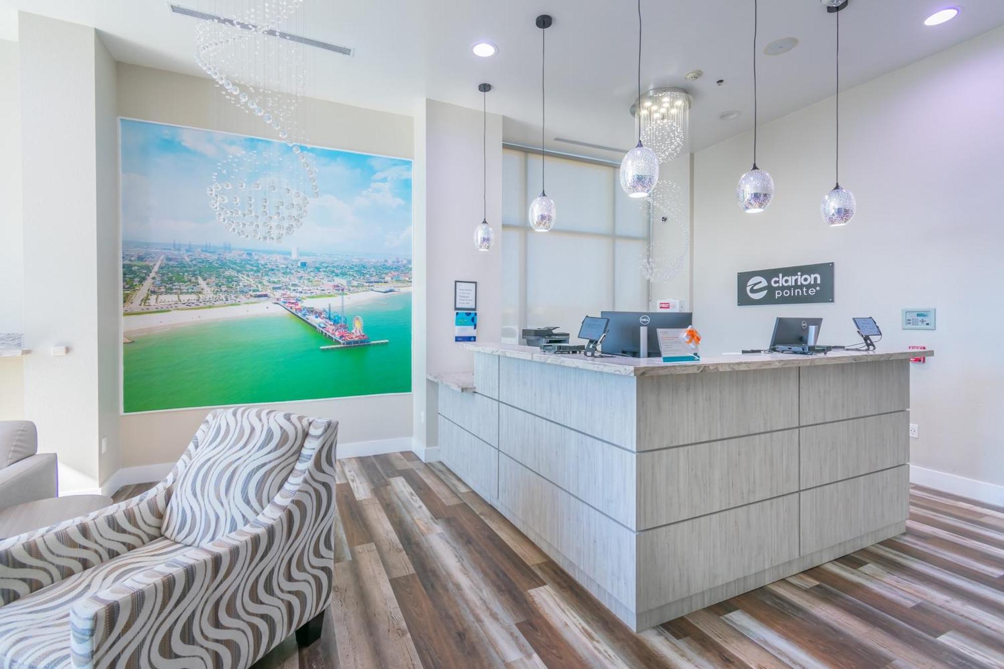 Clarion Pointe Seawall 3*